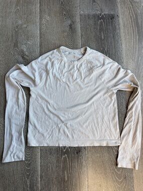 Athleta Kids Long Sleeve Crew Neck Top in Light Gray Sparkle 0481